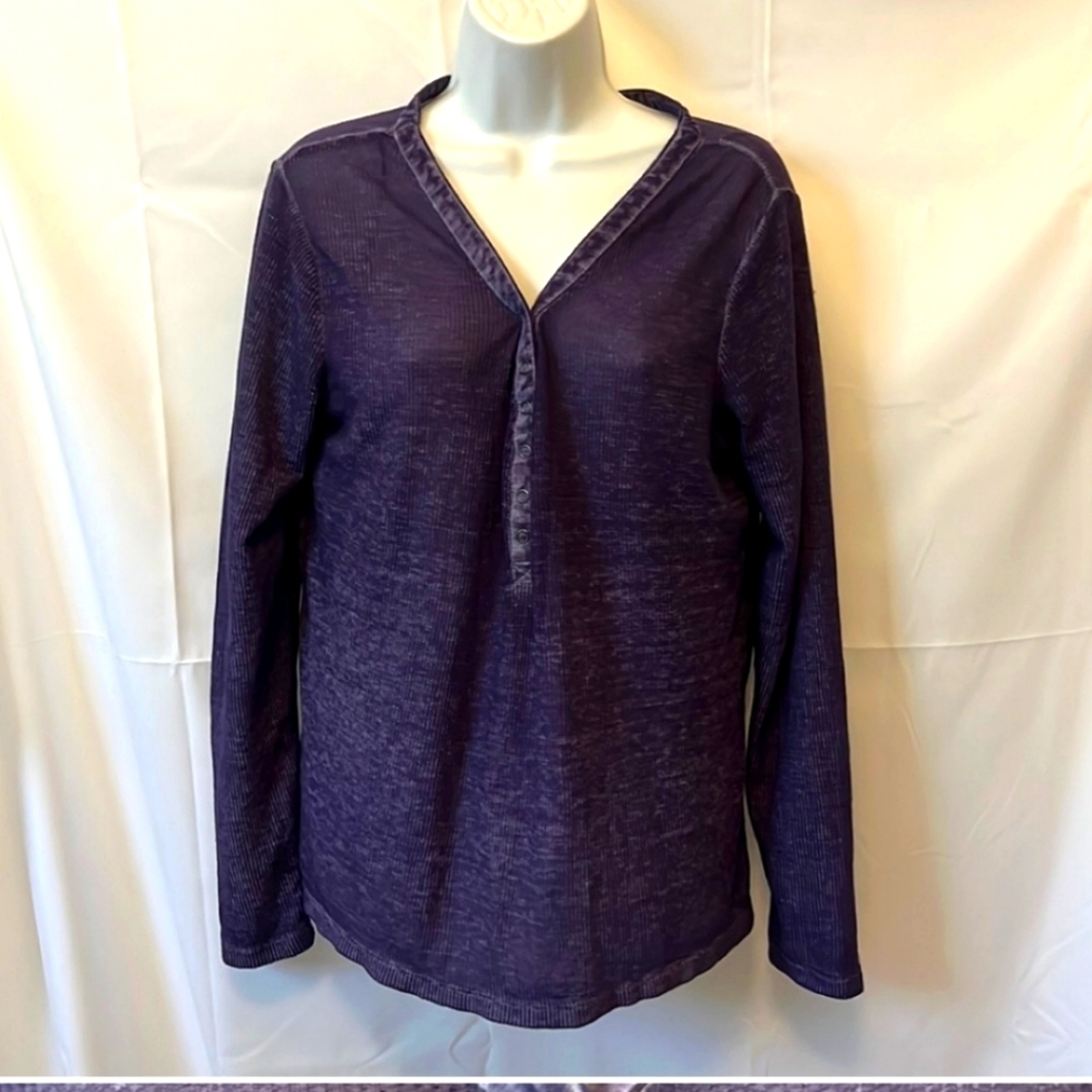 Lightweight Rock and Republic Top